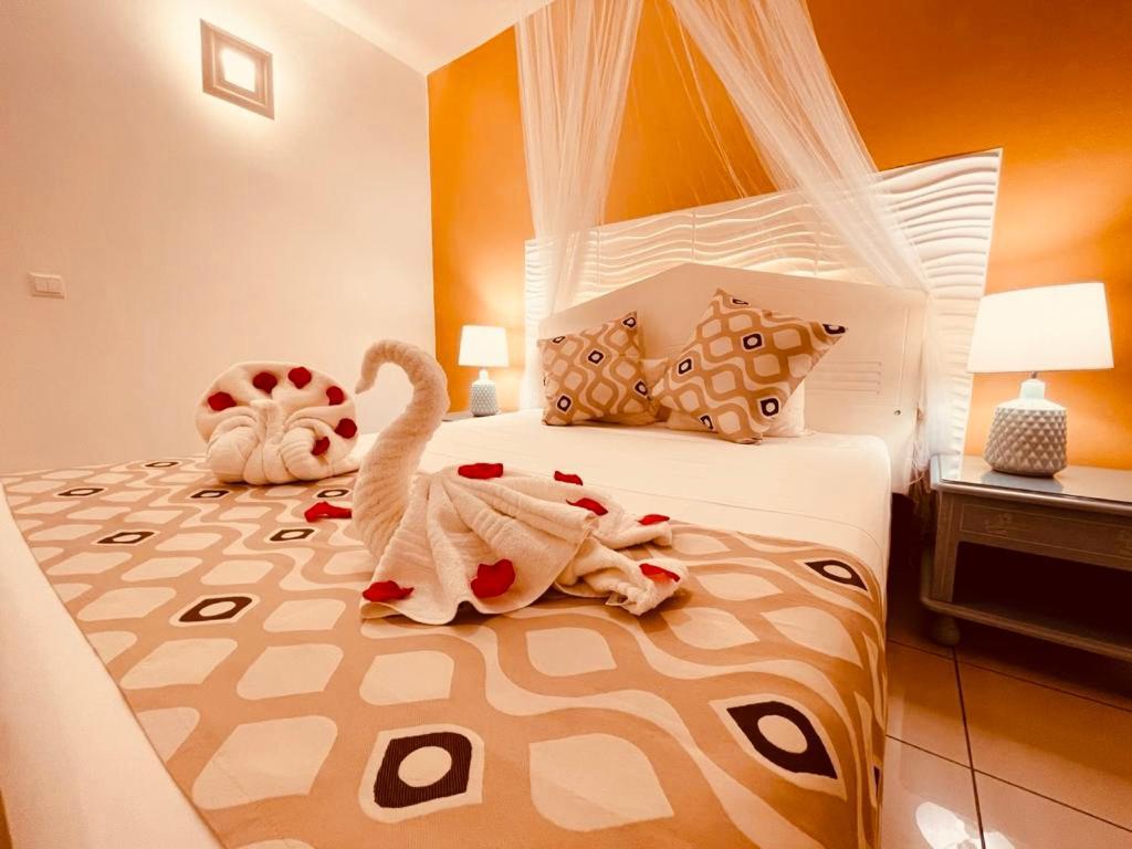 Tropicana Suites Deshaies Extérieur photo