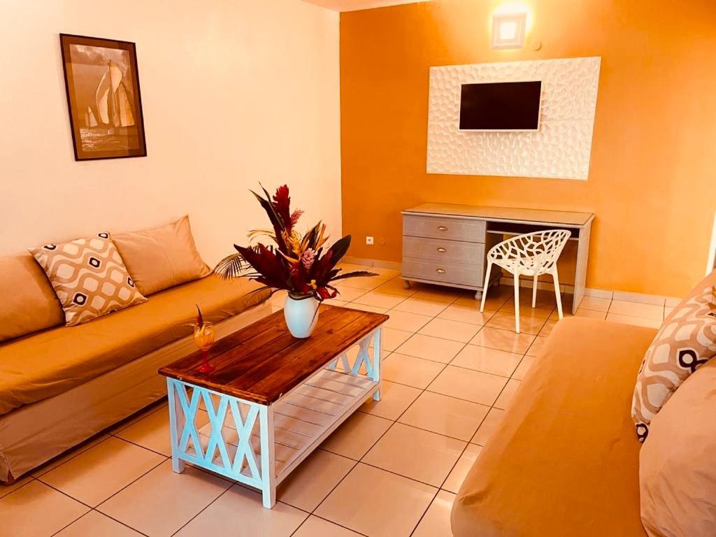Tropicana Suites Deshaies Extérieur photo