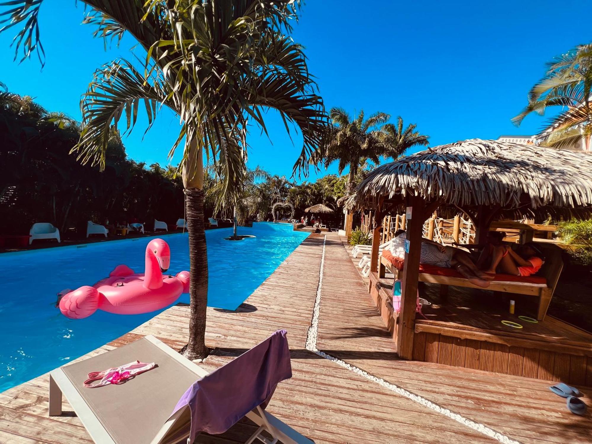 Tropicana Suites Deshaies Extérieur photo
